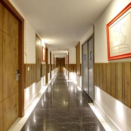 Hotel Town Grand Patel Nagar Nueva Delhi Exterior foto