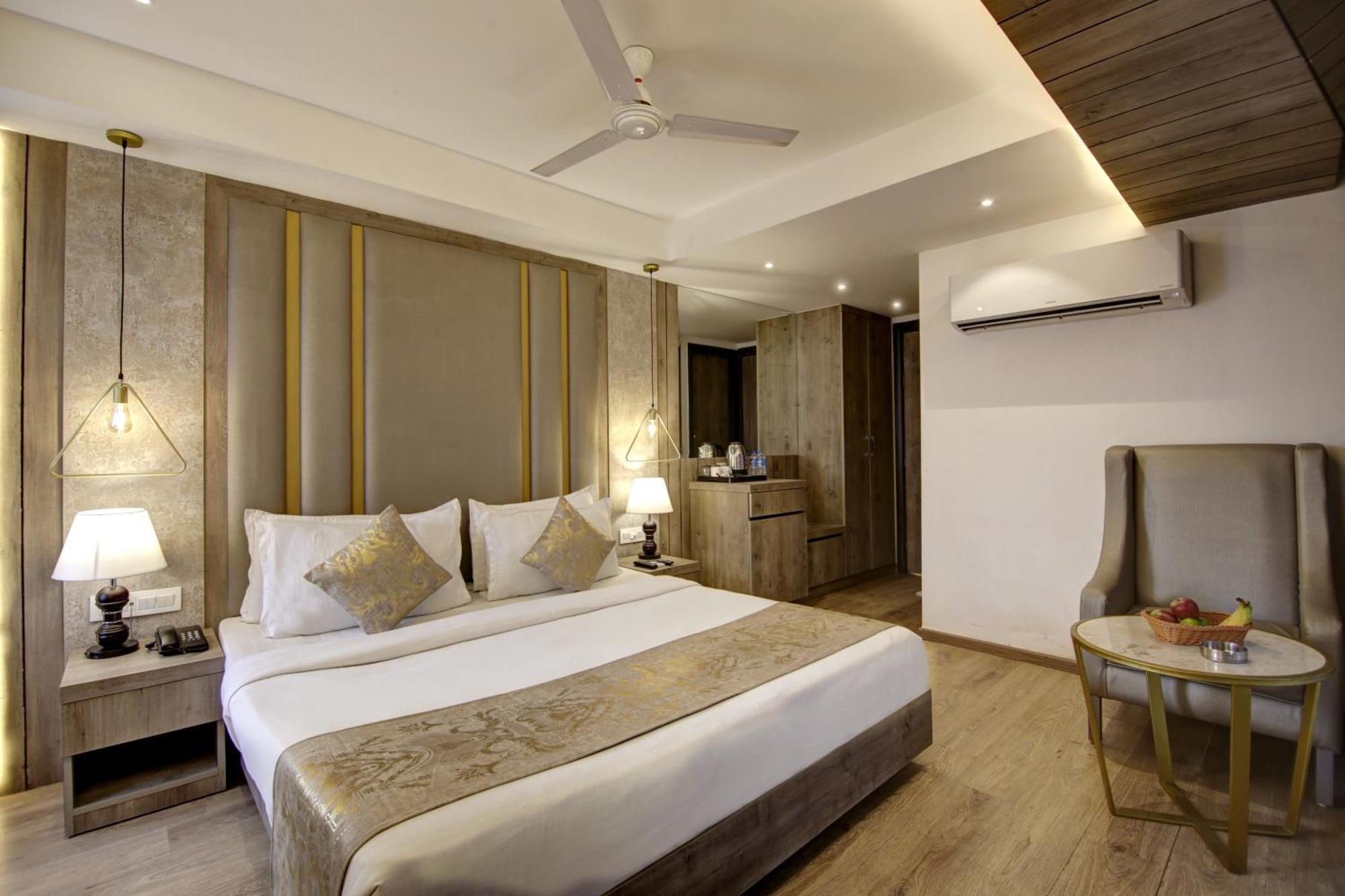 Hotel Town Grand Patel Nagar Nueva Delhi Exterior foto