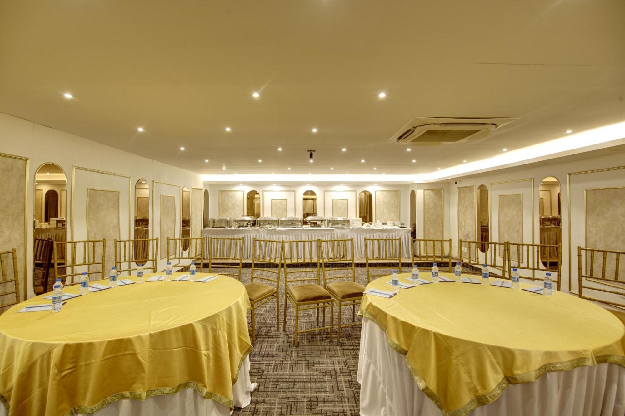 Hotel Town Grand Patel Nagar Nueva Delhi Exterior foto