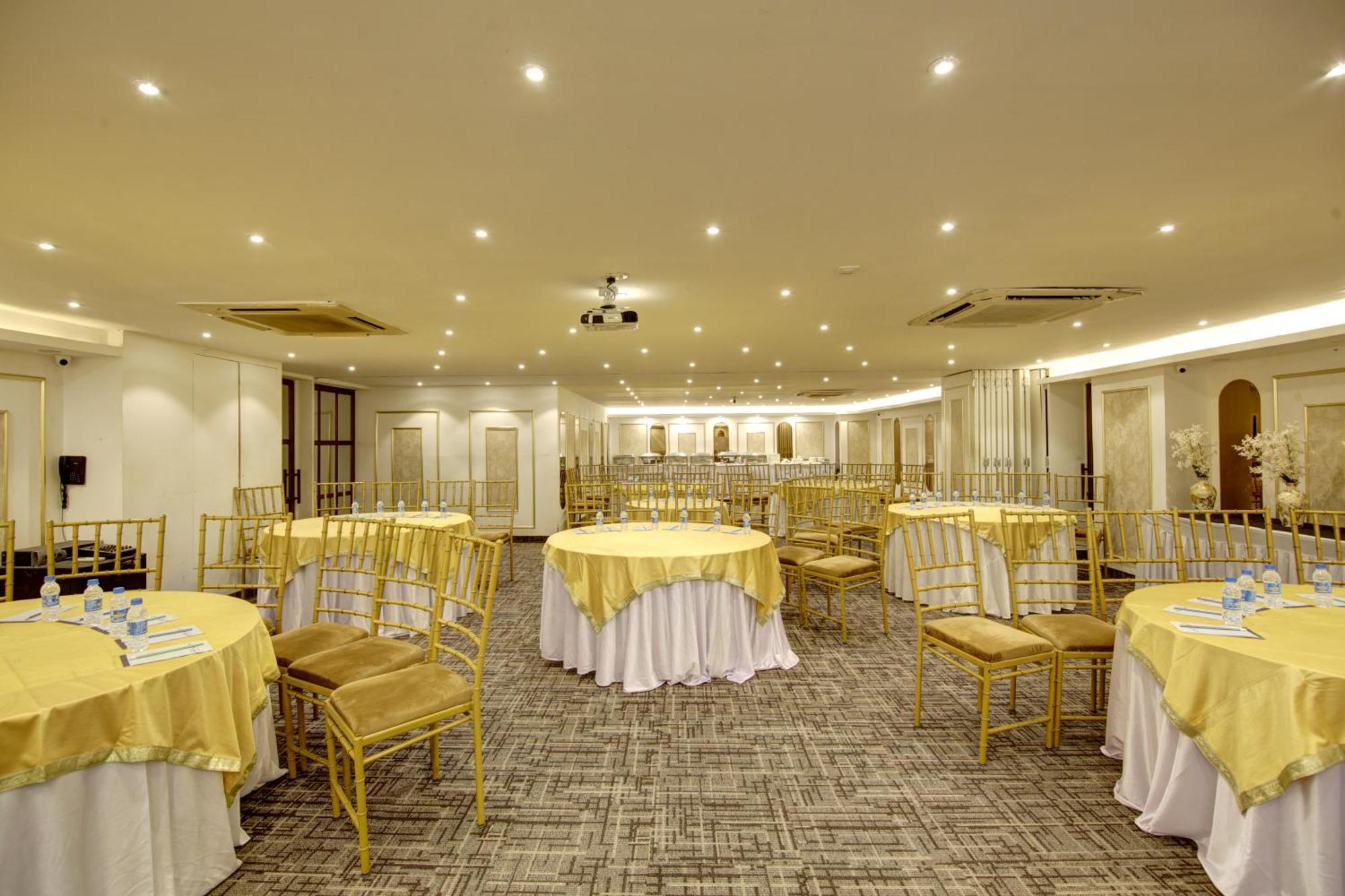 Hotel Town Grand Patel Nagar Nueva Delhi Exterior foto