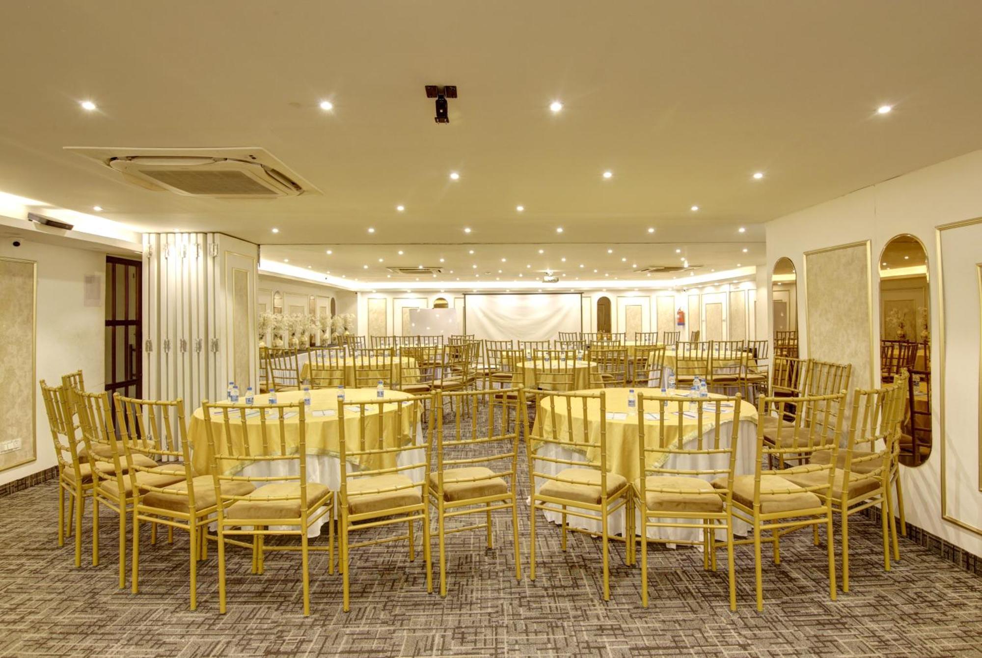 Hotel Town Grand Patel Nagar Nueva Delhi Exterior foto