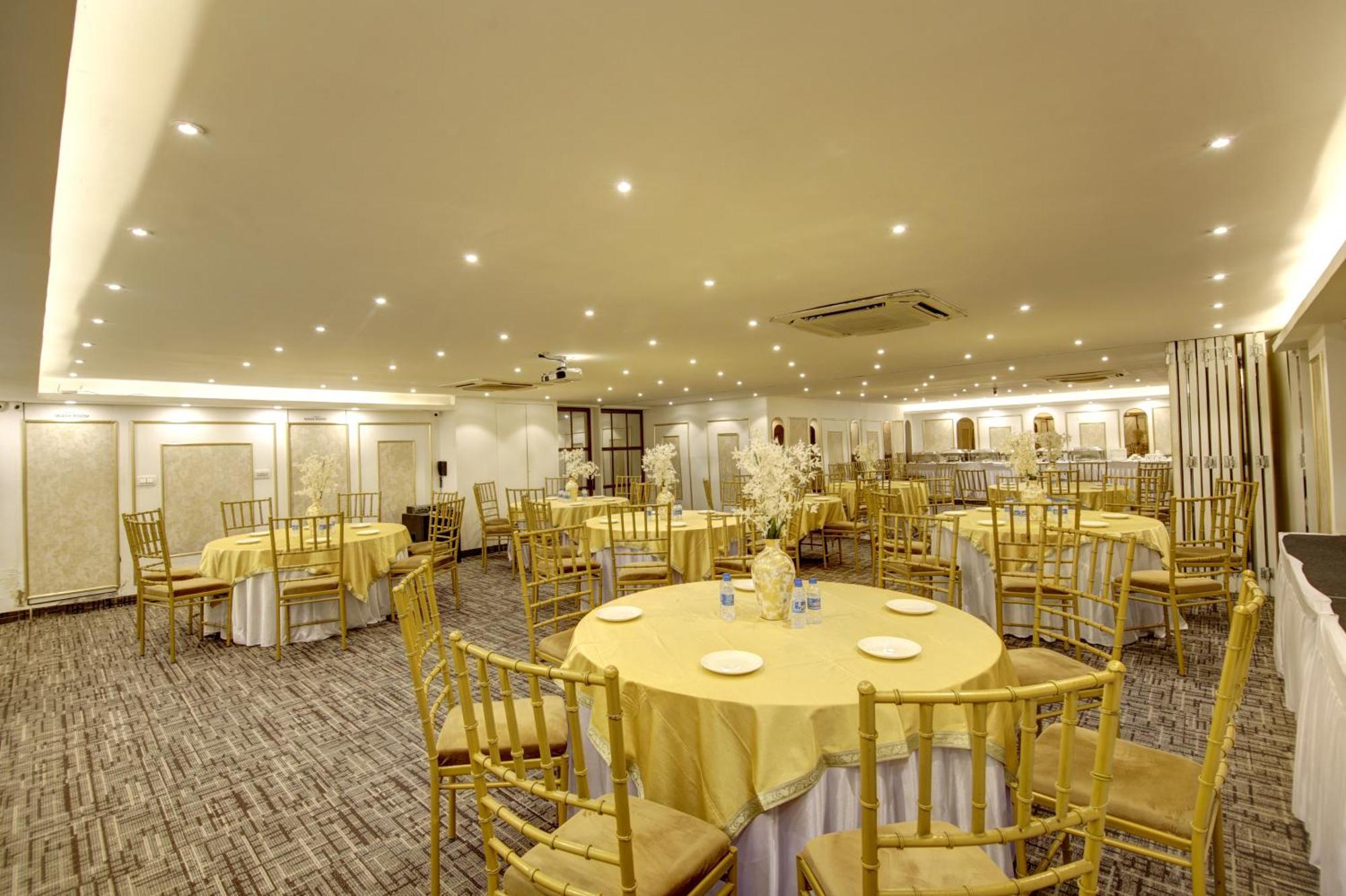 Hotel Town Grand Patel Nagar Nueva Delhi Exterior foto