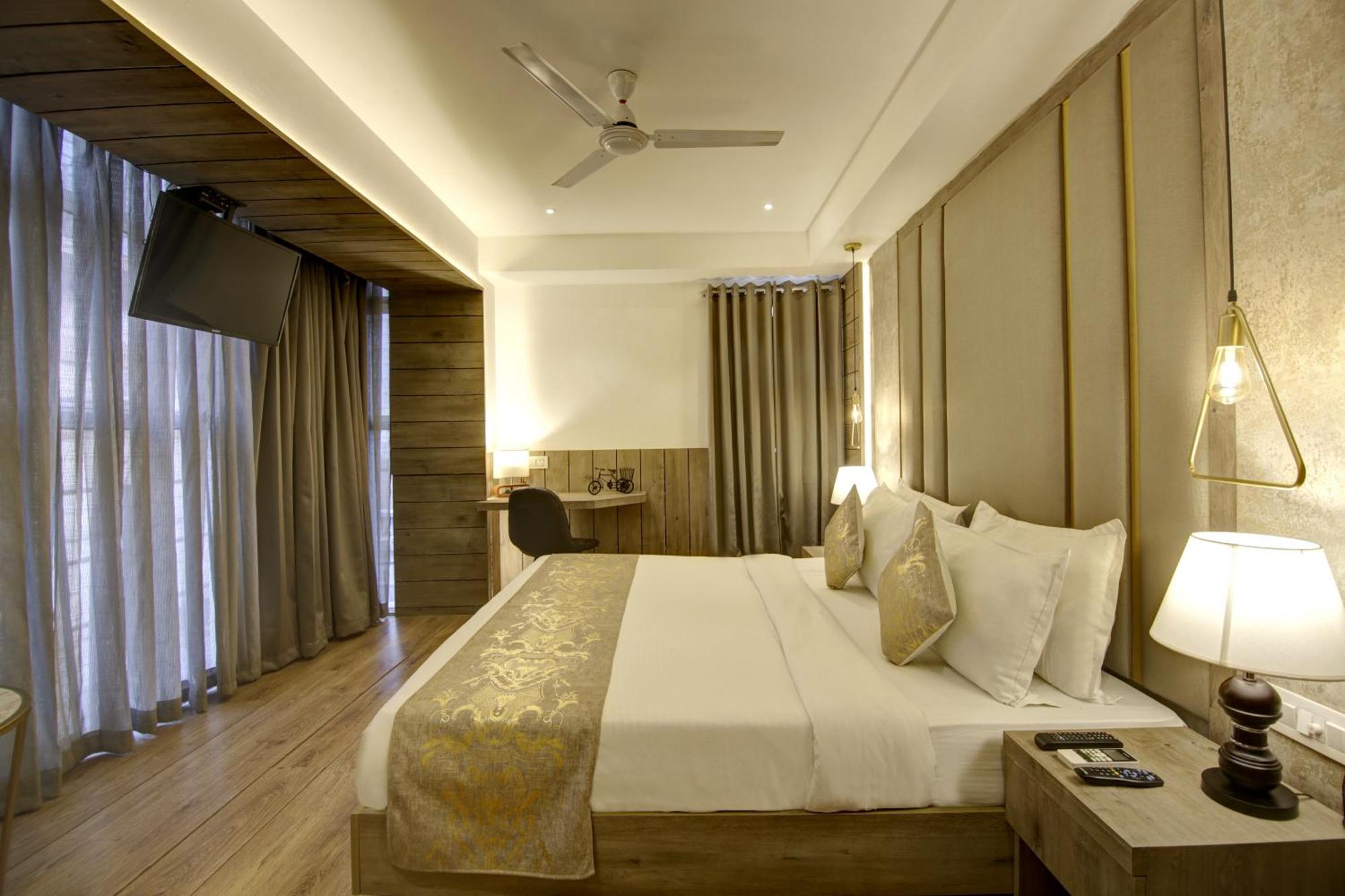 Hotel Town Grand Patel Nagar Nueva Delhi Exterior foto
